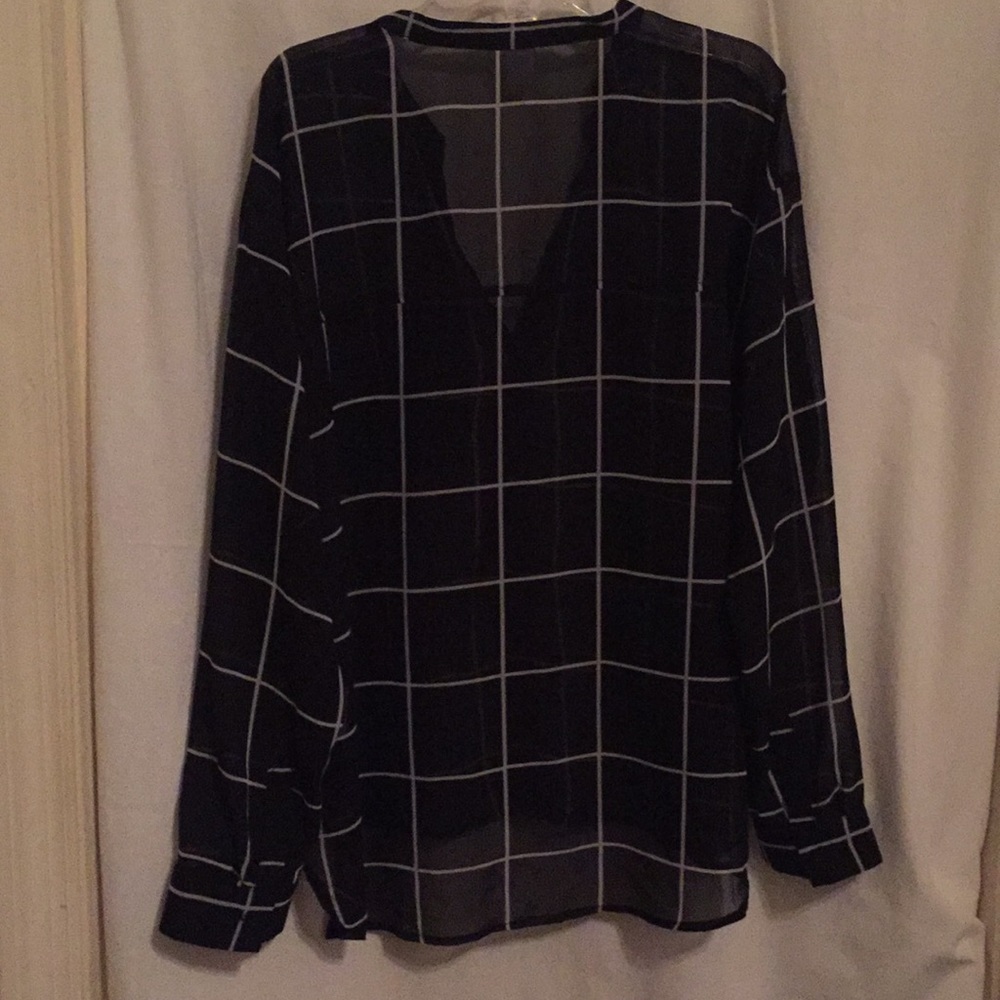 Ladies blouse - Picture 2 of 3